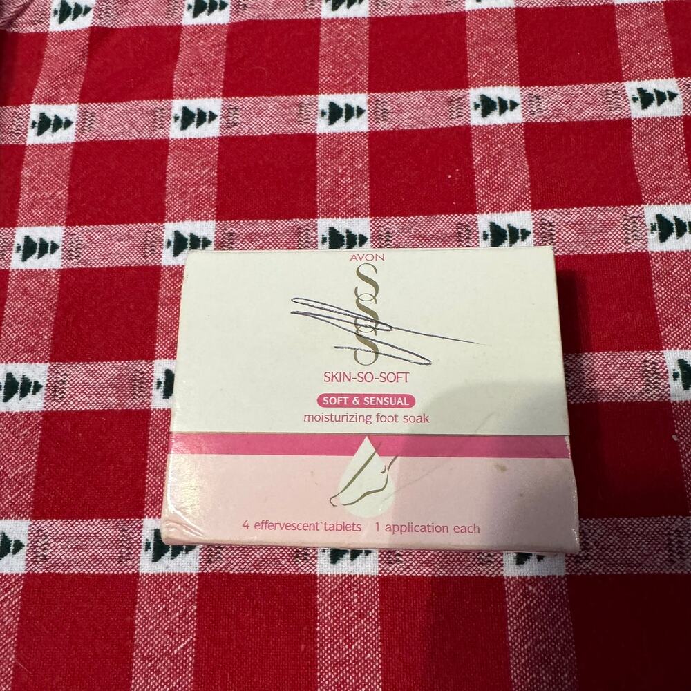 NEW Old Stock Vintage Avon Skin So Soft SSS Moisturizing Foot Soak Tablets